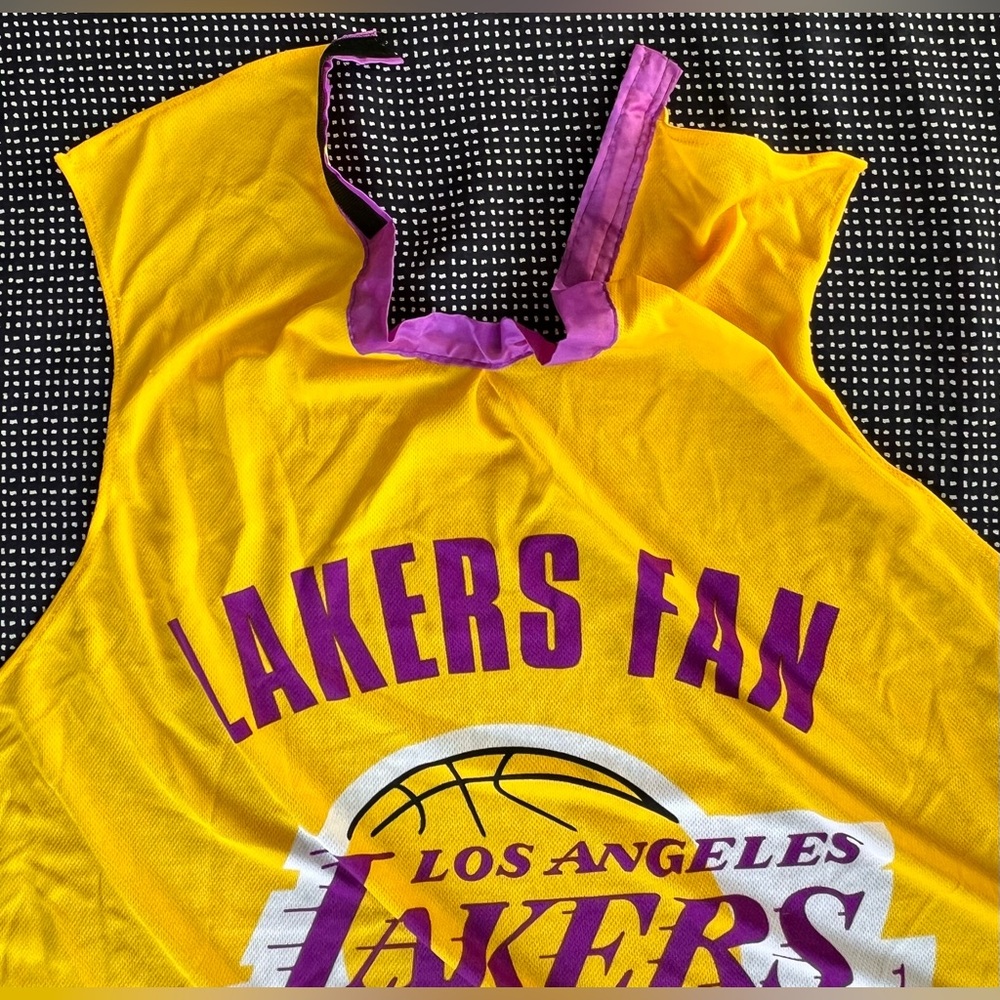 Los Angeles Lakers Youth Cape - Picture 4 of 6